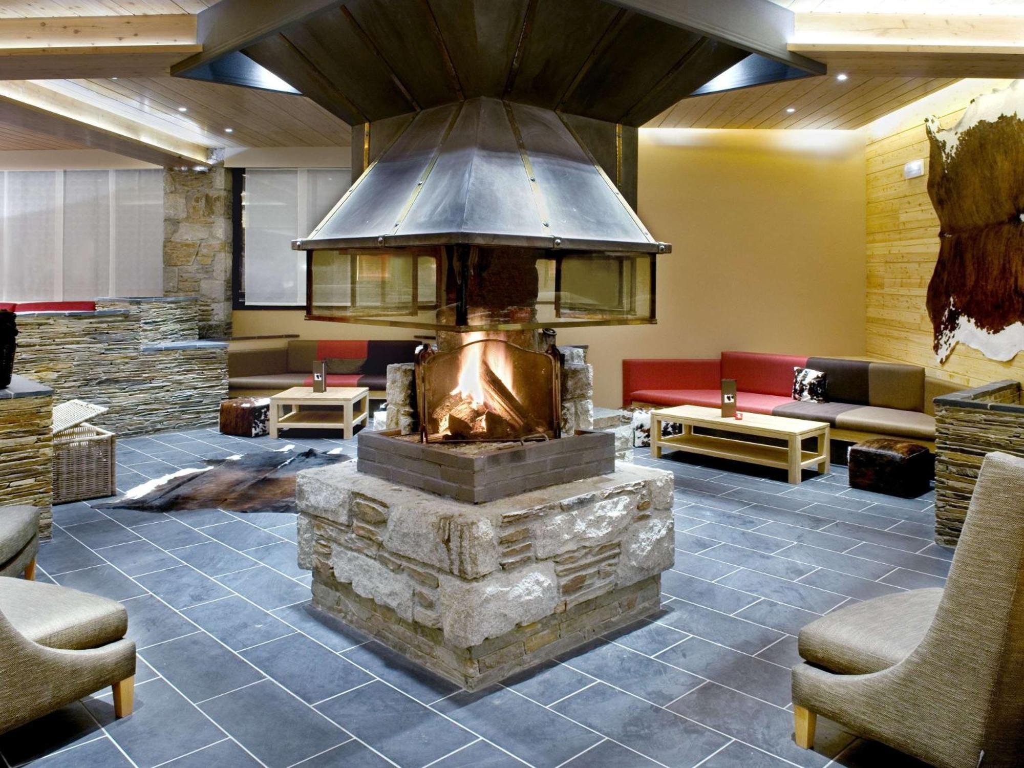 Mercure Saint-Lary Exterior photo